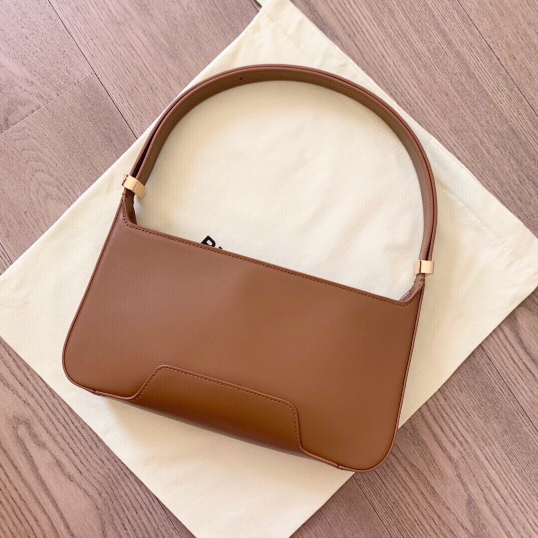 Burberry_Armpit_Bag-28X1